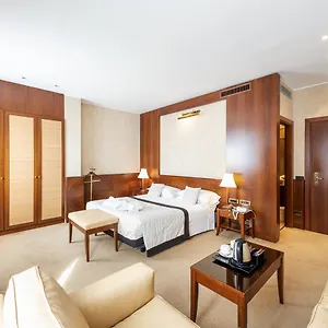 Ascot 4*, Milano Italia
